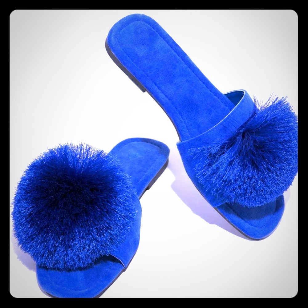 Pom Pom sandals